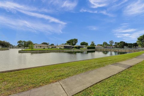 Condo in Tamarac, Florida, 1 bedroom  № 1971565 - photo 3