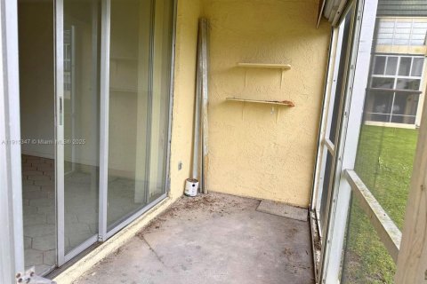 Condo in Tamarac, Florida, 1 bedroom  № 1971565 - photo 7