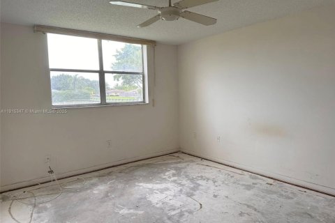 Condo in Tamarac, Florida, 1 bedroom  № 1971565 - photo 22