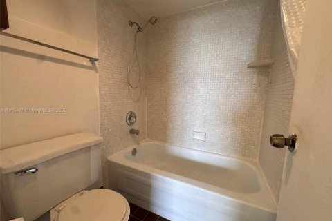 Condo in Tamarac, Florida, 1 bedroom  № 1971565 - photo 26