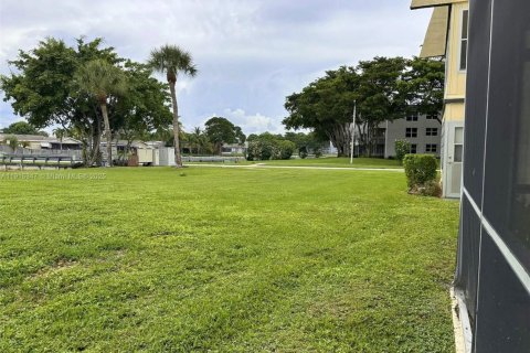 Condo in Tamarac, Florida, 1 bedroom  № 1971565 - photo 8