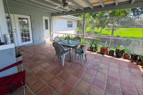 Casa en venta en Coral Springs, Florida, 5 dormitorios, 198.25 m2 № 2372384 - foto 24