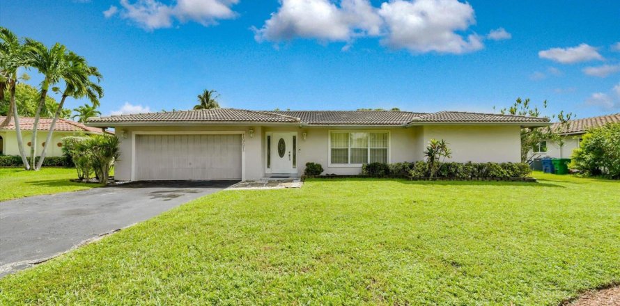 Casa en Coral Springs, Florida 5 dormitorios, 198.25 m2 № 2372384