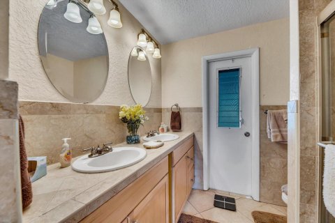 Casa en venta en Coral Springs, Florida, 5 dormitorios, 198.25 m2 № 2372384 - foto 16