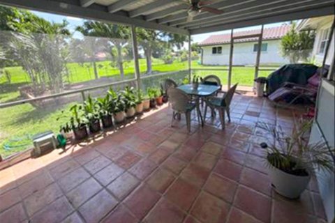 Casa en venta en Coral Springs, Florida, 5 dormitorios, 198.25 m2 № 2372384 - foto 26