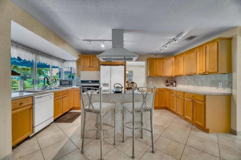 Casa en venta en Coral Springs, Florida, 5 dormitorios, 198.25 m2 № 2372384 - foto 7