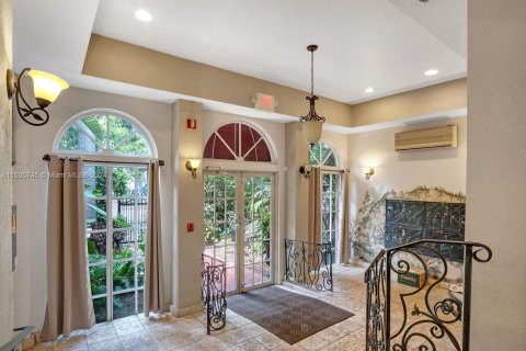 Condo in Miami Beach, Florida, 1 bedroom  № 1959469 - photo 23