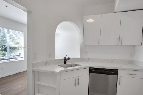 Condo in Miami Beach, Florida, 1 bedroom  № 1959469 - photo 7