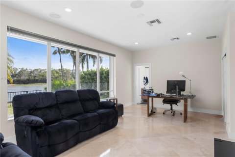 House in Weston, Florida 5 bedrooms, 389.91 sq.m. № 1756938 - photo 26