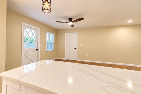 Villa ou maison à vendre à Bradenton, Floride: 2 chambres, 95.22 m2 № 2408715 - photo 11