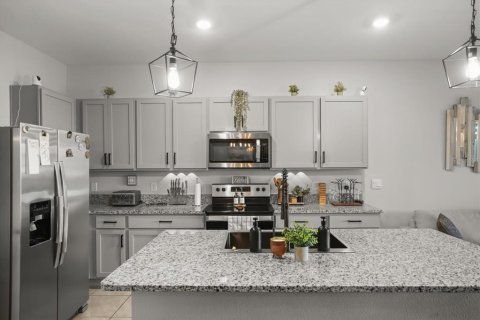 Townhouse in Apollo Beach, Florida 3 bedrooms, 158.58 sq.m. № 2348023 - photo 7