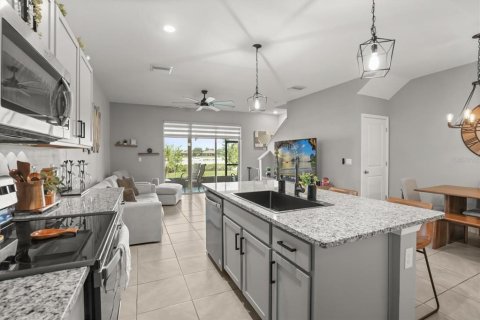 Townhouse in Apollo Beach, Florida 3 bedrooms, 158.58 sq.m. № 2348023 - photo 9
