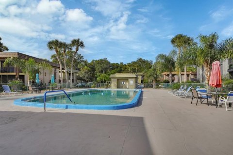 Condo in DeLand, Florida, 2 bedrooms № 2142958 - photo 2