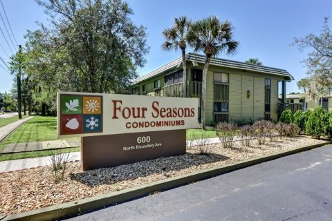 Condo in DeLand, Florida, 2 bedrooms № 2142958 - photo 27