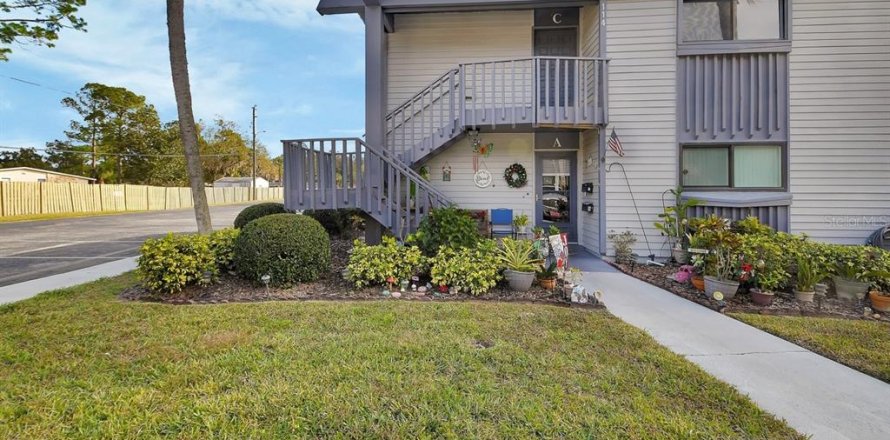 Condo in DeLand, Florida, 2 bedrooms № 2142958