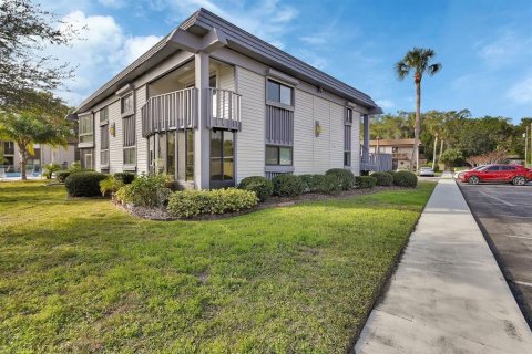 Condo in DeLand, Florida, 2 bedrooms № 2142958 - photo 25