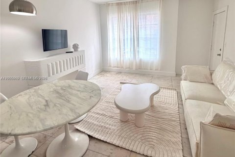 Condo in Miami Beach, Florida, 1 bedroom № 2076108