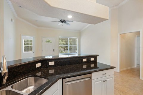 Condo in Venice, Florida, 2 bedrooms  № 2103083 - photo 7