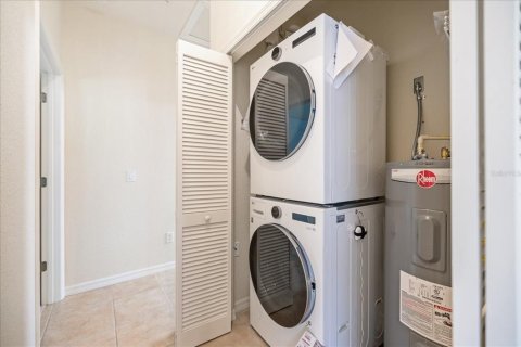 Condo in Venice, Florida, 2 bedrooms  № 2103083 - photo 30