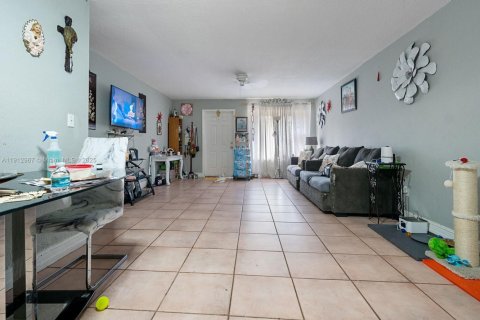 Adosado en venta en Homestead, Florida, 3 dormitorios, 111.48 m2 № 1968435 - foto 4