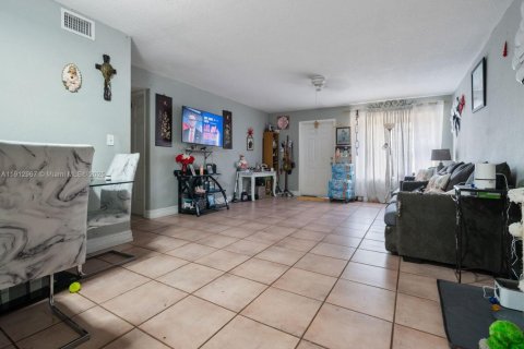 Adosado en venta en Homestead, Florida, 3 dormitorios, 111.48 m2 № 1968435 - foto 3