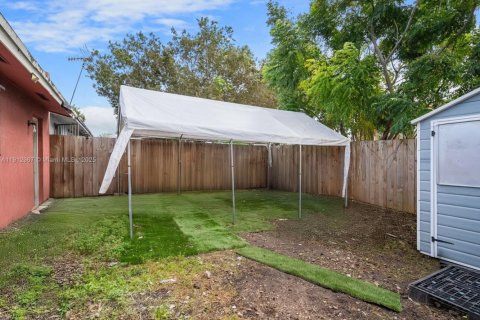 Adosado en venta en Homestead, Florida, 3 dormitorios, 111.48 m2 № 1968435 - foto 7