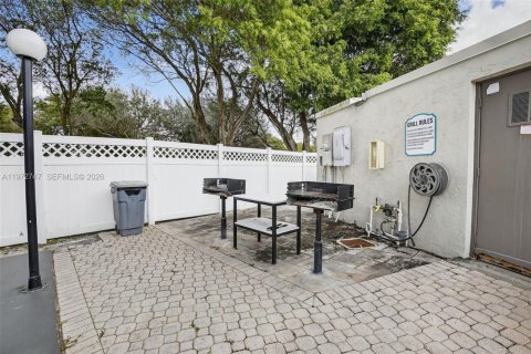 Condo in Davie, Florida, 2 bedrooms  № 2033659 - photo 29