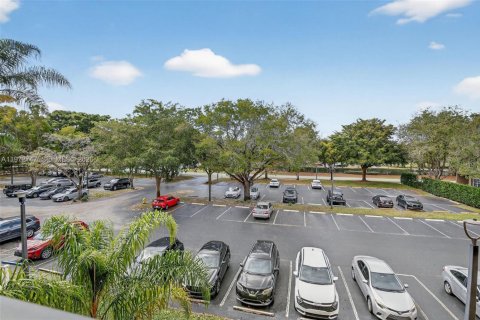 Condo in Davie, Florida, 2 bedrooms  № 2033659 - photo 25