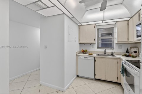 Condo in Davie, Florida, 2 bedrooms  № 2033659 - photo 6