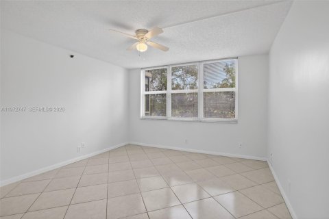 Condo in Davie, Florida, 2 bedrooms  № 2033659 - photo 19