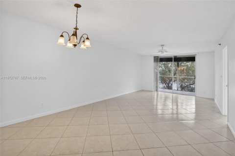 Condo in Davie, Florida, 2 bedrooms  № 2033659 - photo 8