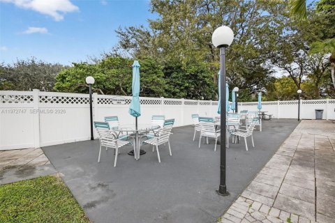 Condo in Davie, Florida, 2 bedrooms  № 2033659 - photo 28