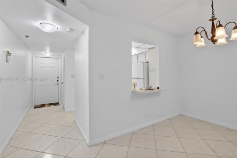 Condo in Davie, Florida, 2 bedrooms  № 2033659 - photo 7