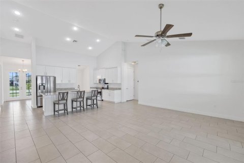 House in PORT ST LUCIE in Saint Lucie, Florida 4 bedrooms, 208.19 sq.m. № 1827336 - photo 15