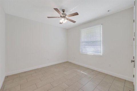 House in PORT ST LUCIE in Saint Lucie, Florida 4 bedrooms, 208.19 sq.m. № 1827336 - photo 23
