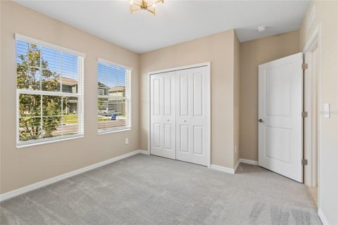 House in Land O' Lakes, Florida 6 bedrooms, 350.61 sq.m. № 2099634 - photo 25