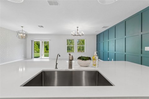 House in Land O' Lakes, Florida 6 bedrooms, 350.61 sq.m. № 2099634 - photo 13