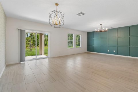House in Land O' Lakes, Florida 6 bedrooms, 350.61 sq.m. № 2099634 - photo 17