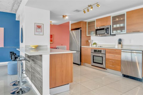Condo in Miami, Florida, 2 bedrooms  № 1938088 - photo 19