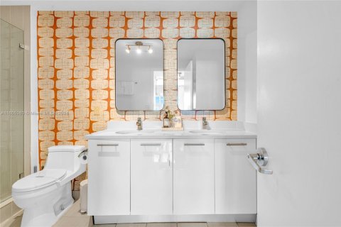 Condo in Miami, Florida, 2 bedrooms  № 1938088 - photo 27