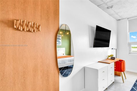 Condo in Miami, Florida, 2 bedrooms  № 1938088 - photo 24