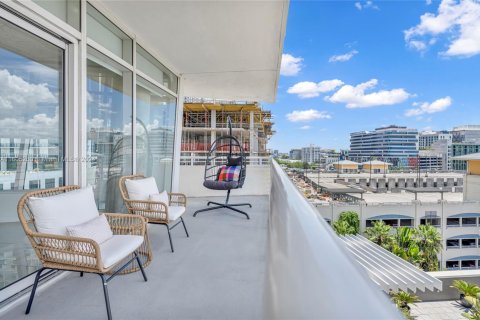 Condominio en alquiler en Miami, Florida, 2 dormitorios, 149.2 m2 № 1938088 - foto 12