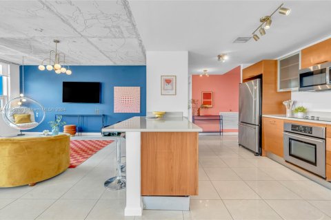 Condo in Miami, Florida, 2 bedrooms  № 1938088 - photo 18