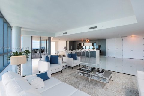 Copropriété à vendre à Miami, Floride: 4 chambres, 379.41 m2 № 1678650 - photo 6