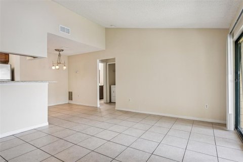 Condominio en alquiler en Tampa, Florida, 2 dormitorios, 85.28 m2 № 1810383 - foto 5