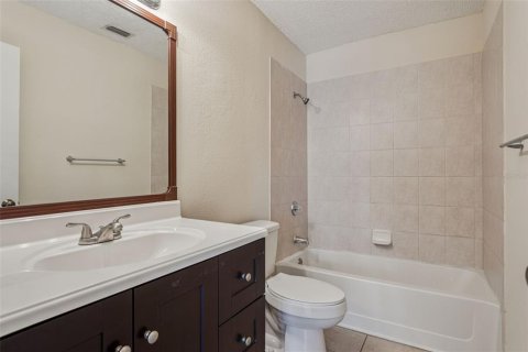 Condominio en alquiler en Tampa, Florida, 2 dormitorios, 85.28 m2 № 1810383 - foto 14