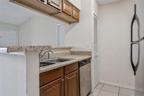 Condominio en alquiler en Tampa, Florida, 2 dormitorios, 85.28 m2 № 1810383 - foto 9
