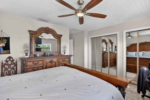 Townhouse in Lighthouse Point, Florida 2 bedrooms, 121.7 sq.m. № 2190061 - photo 30