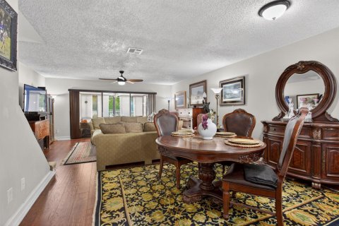 Townhouse in Lighthouse Point, Florida 2 bedrooms, 121.7 sq.m. № 2190061 - photo 7