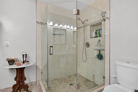 Townhouse in Lighthouse Point, Florida 2 bedrooms, 121.7 sq.m. № 2190061 - photo 4